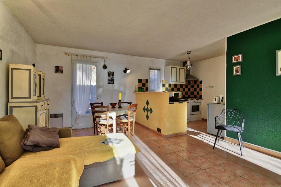 L'Oustaou Du Luberon Et Spa Villelaure Dış mekan fotoğraf
