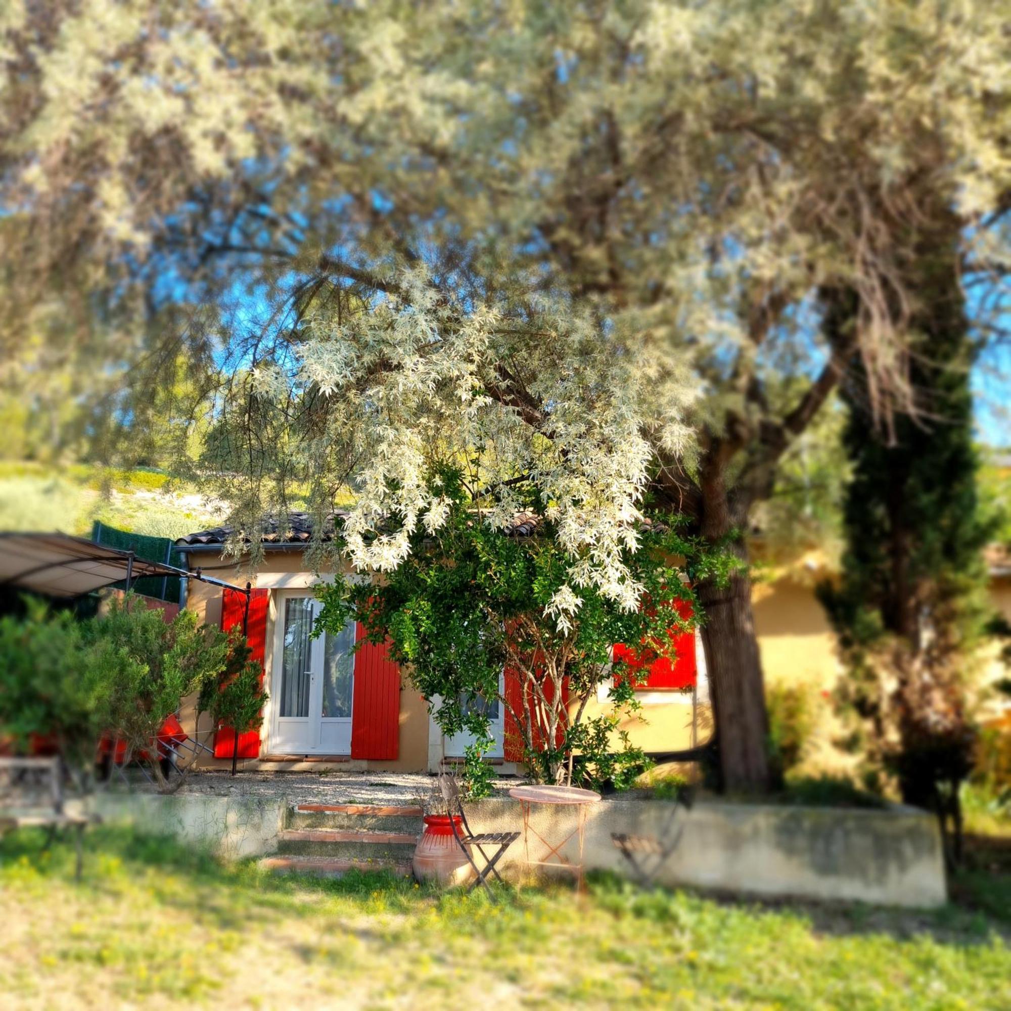 L'Oustaou Du Luberon Et Spa Villelaure Dış mekan fotoğraf