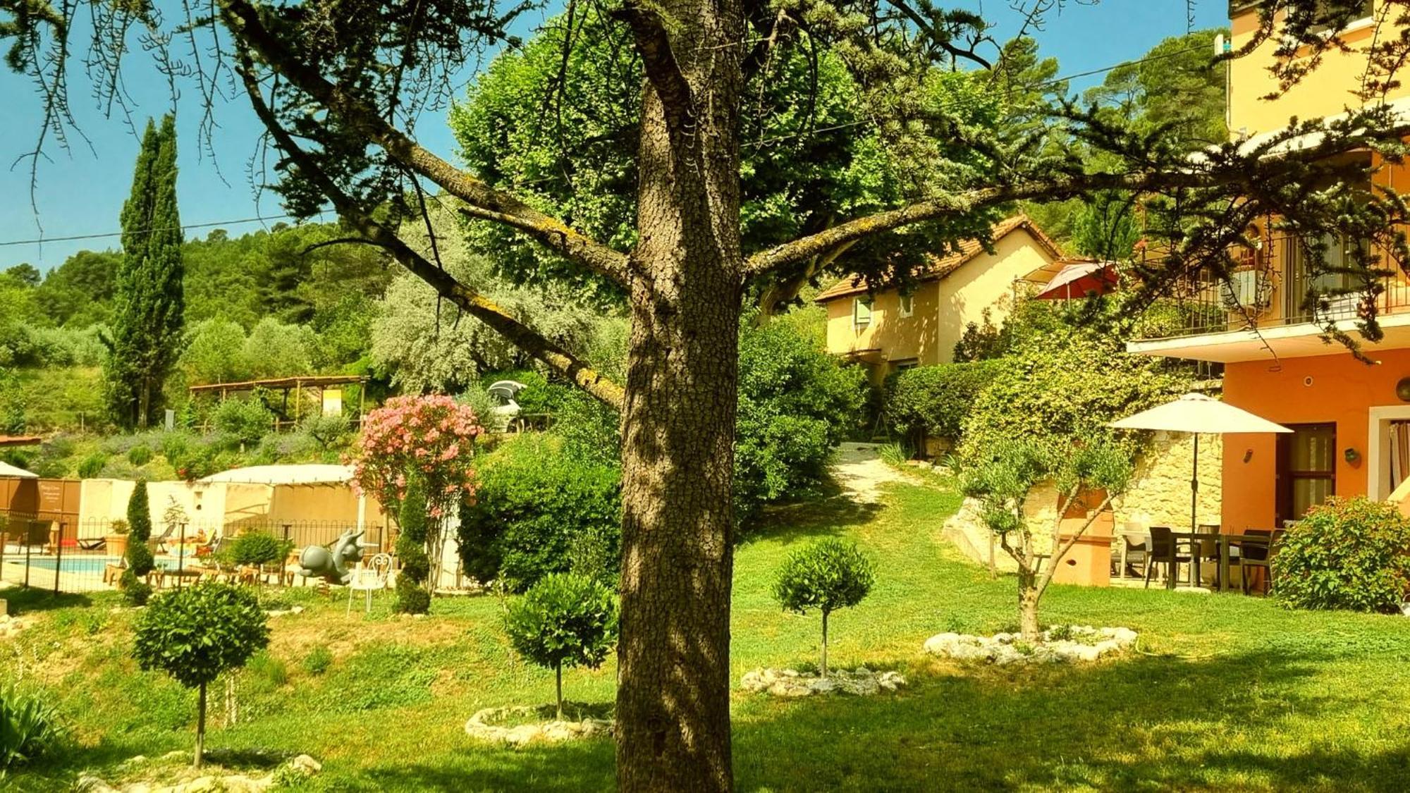 L'Oustaou Du Luberon Et Spa Villelaure Dış mekan fotoğraf