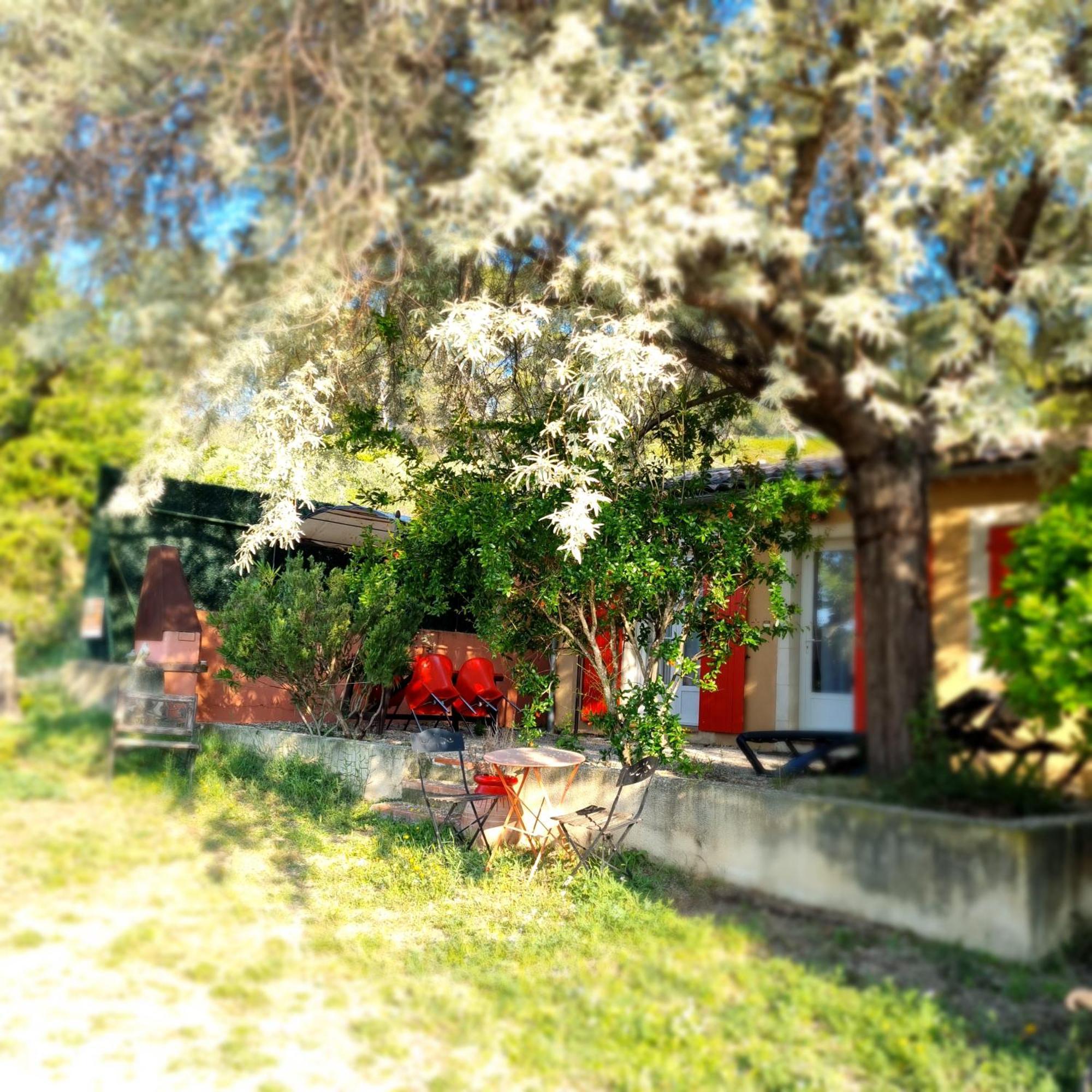 L'Oustaou Du Luberon Et Spa Villelaure Dış mekan fotoğraf
