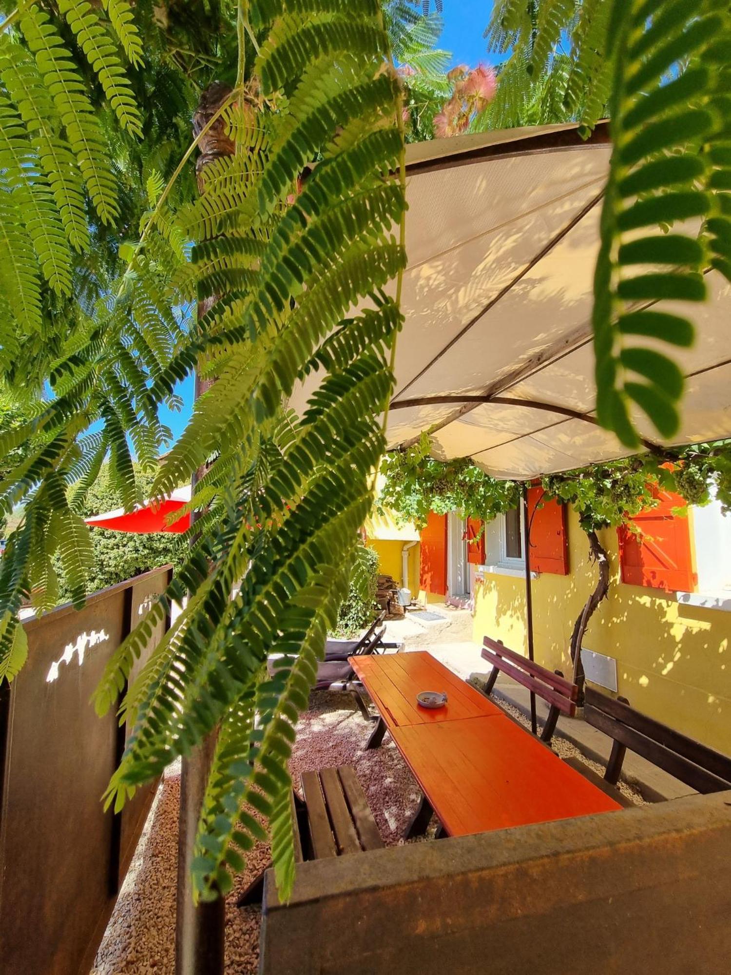 L'Oustaou Du Luberon Et Spa Villelaure Dış mekan fotoğraf